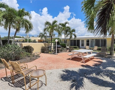 6006 Midnight Pass Road - Photo Thumbnail 26