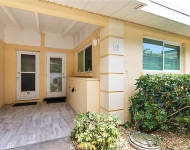6006 Midnight Pass Road - Photo Thumbnail 2