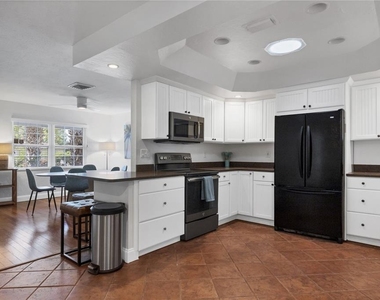 2469 Waldemere Street - Photo Thumbnail 12