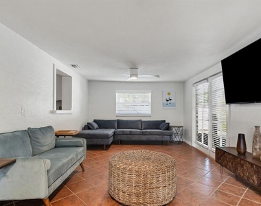 2469 Waldemere Street - Photo Thumbnail 7