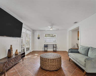 2469 Waldemere Street - Photo Thumbnail 6