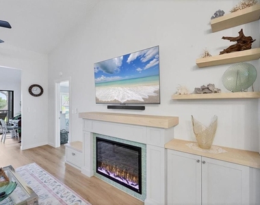 5737 Ashton Way - Photo Thumbnail 3