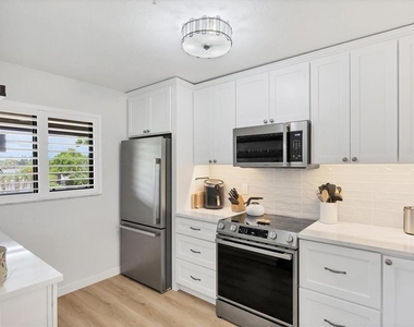 5737 Ashton Way - Photo Thumbnail 10