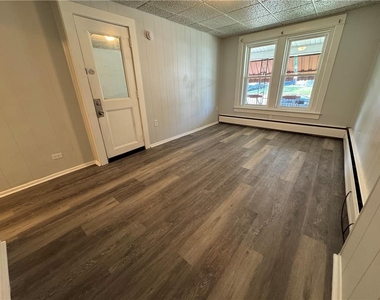 2104 Glendale Avenue - Photo Thumbnail 3