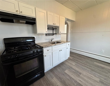 2104 Glendale Avenue - Photo Thumbnail 10