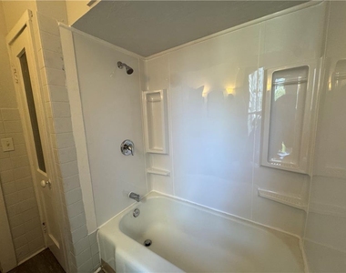 2104 Glendale Avenue - Photo Thumbnail 15