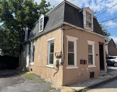 812 Chestnut Street - Photo Thumbnail 2