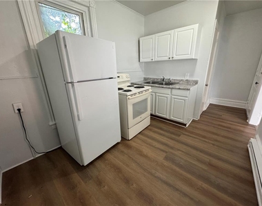 812 Chestnut Street - Photo Thumbnail 4