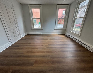 812 Chestnut Street - Photo Thumbnail 9