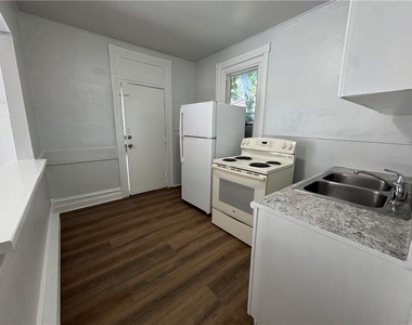 812 Chestnut Street - Photo Thumbnail 3