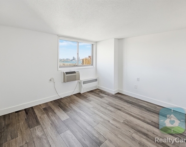490 2nd Avenue - Photo Thumbnail 6