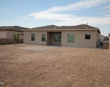 620 Adrian Arellano Street W - Photo Thumbnail 93
