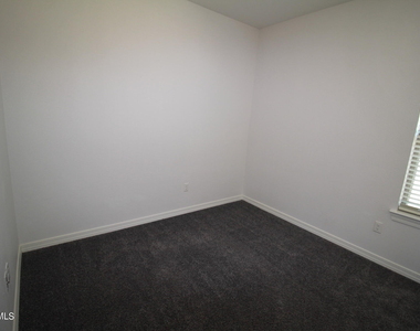 620 Adrian Arellano Street W - Photo Thumbnail 65