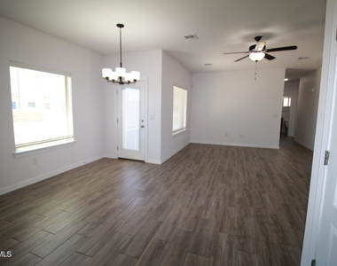 620 Adrian Arellano Street W - Photo Thumbnail 19