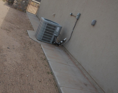620 Adrian Arellano Street W - Photo Thumbnail 86