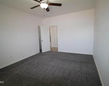 620 Adrian Arellano Street W - Photo Thumbnail 32