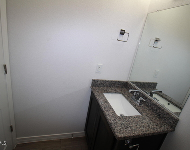 620 Adrian Arellano Street W - Photo Thumbnail 56