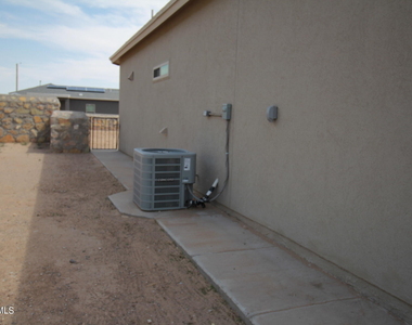 620 Adrian Arellano Street W - Photo Thumbnail 87