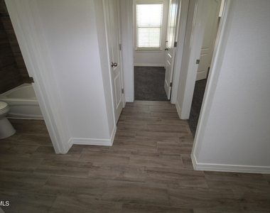 620 Adrian Arellano Street W - Photo Thumbnail 60