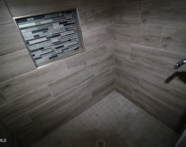 620 Adrian Arellano Street W - Photo Thumbnail 40
