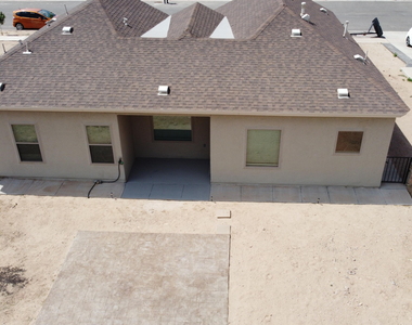 620 Adrian Arellano Street W - Photo Thumbnail 16
