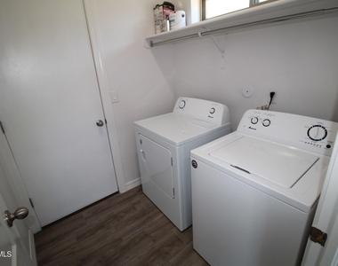 620 Adrian Arellano Street W - Photo Thumbnail 24