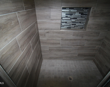 620 Adrian Arellano Street W - Photo Thumbnail 41
