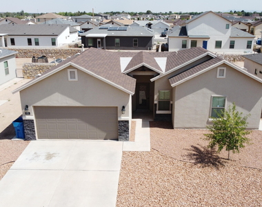 620 Adrian Arellano Street W - Photo Thumbnail 1
