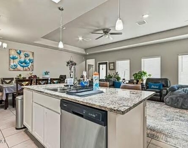 911 Greenbury Place - Photo Thumbnail 8