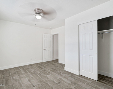 7235 Royal Arms Drive - Photo Thumbnail 23