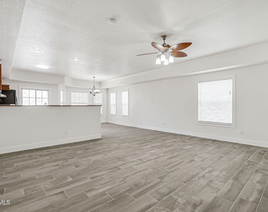 7235 Royal Arms Drive - Photo Thumbnail 6