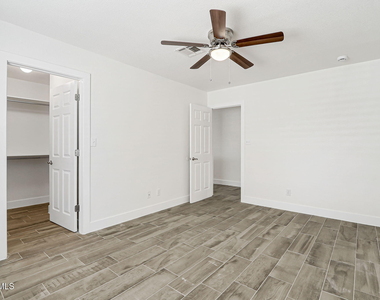 7235 Royal Arms Drive - Photo Thumbnail 21