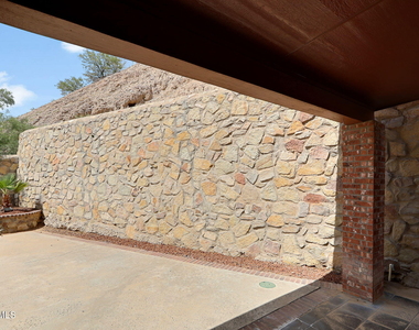 7235 Royal Arms Drive - Photo Thumbnail 31