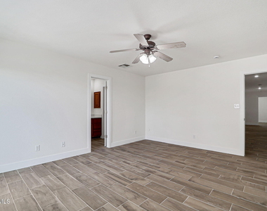 7235 Royal Arms Drive - Photo Thumbnail 26
