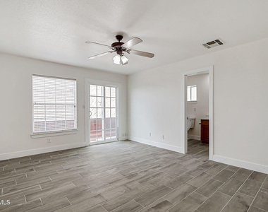 7235 Royal Arms Drive - Photo Thumbnail 24