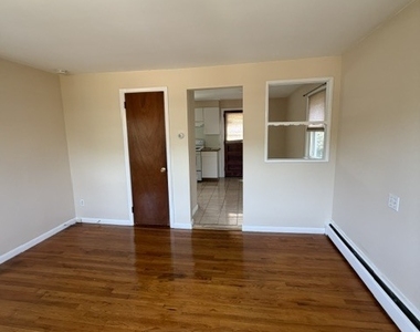 7 Eclipse Avenue - Photo Thumbnail 3