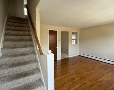 7 Eclipse Avenue - Photo Thumbnail 1