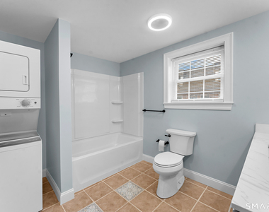 324 Main Street - Photo Thumbnail 5