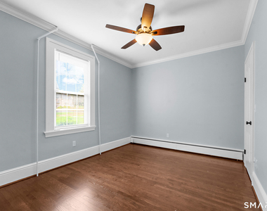 324 Main Street - Photo Thumbnail 10