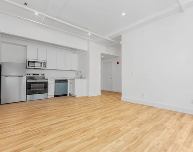 248 West 35th Street - Photo Thumbnail 2
