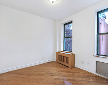 East 70th Street - Photo Thumbnail 2