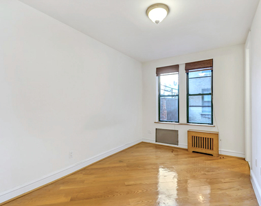 East 70th Street - Photo Thumbnail 4