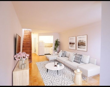 317 East 85th Street - Photo Thumbnail 2