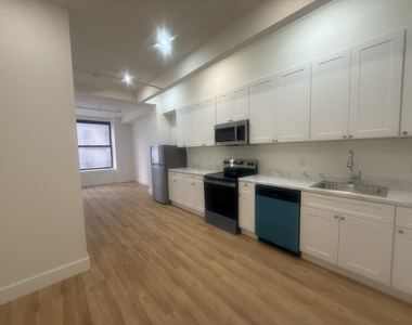 248 West 35th Street - Photo Thumbnail 7
