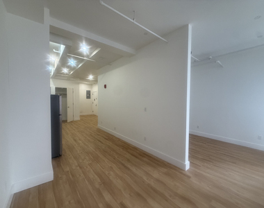 248 West 35th Street - Photo Thumbnail 2