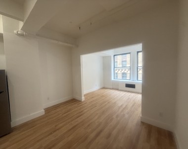 248 West 35th Street - Photo Thumbnail 1