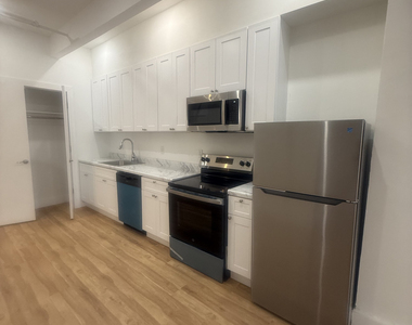 248 West 35th Street - Photo Thumbnail 5