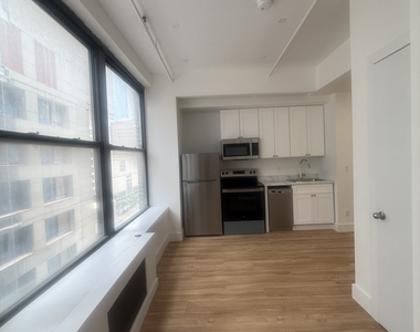 248 West 35th Street - Photo Thumbnail 4