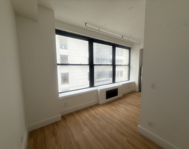 248 West 35th Street - Photo Thumbnail 3
