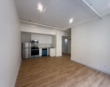 248 West 35th Street - Photo Thumbnail 2